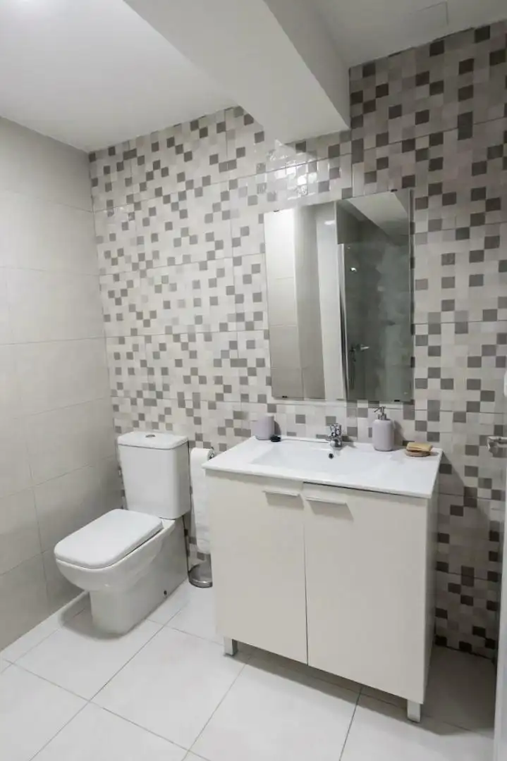 Baño de Apartamento en venta en L'Eliana con Aire acondicionado, Amueblado y Lavadora