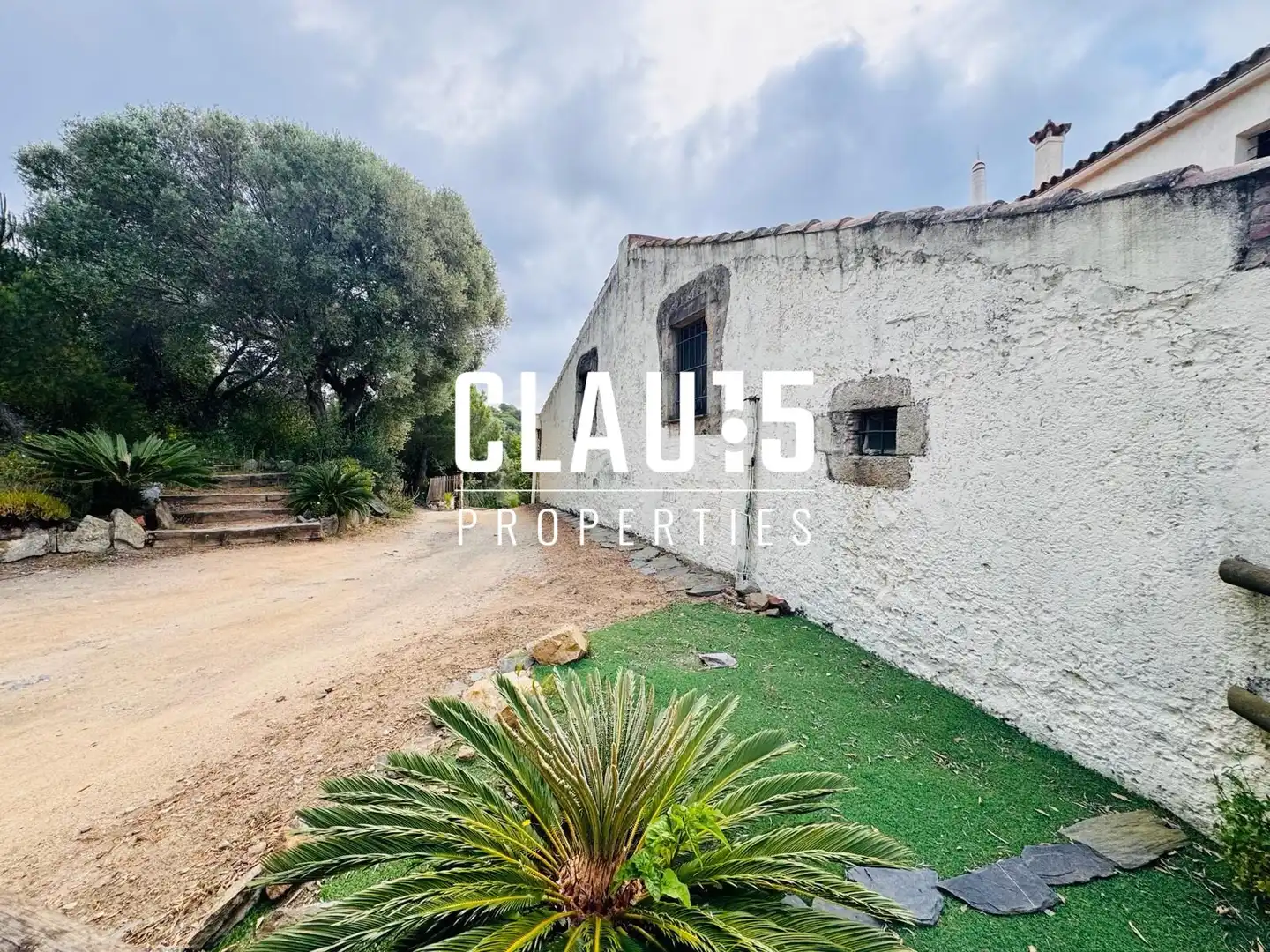 Vista exterior de Finca rústica en venta en Pineda de Mar con Jardín privado, Terraza y Amueblado