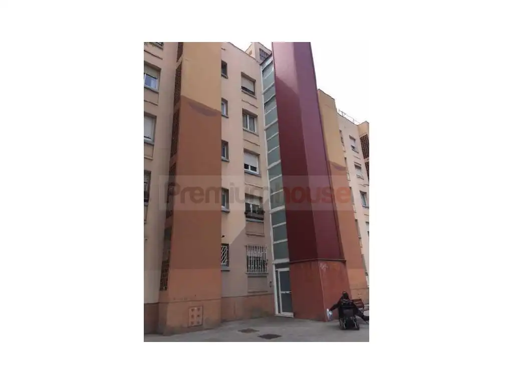 Exterior view of Flat for sale in Sant Vicenç Dels Horts