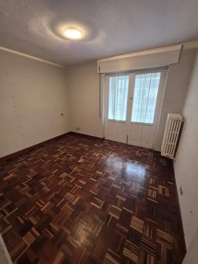 Piso en venta en Avilés con Calefacción, Terraza y Trastero