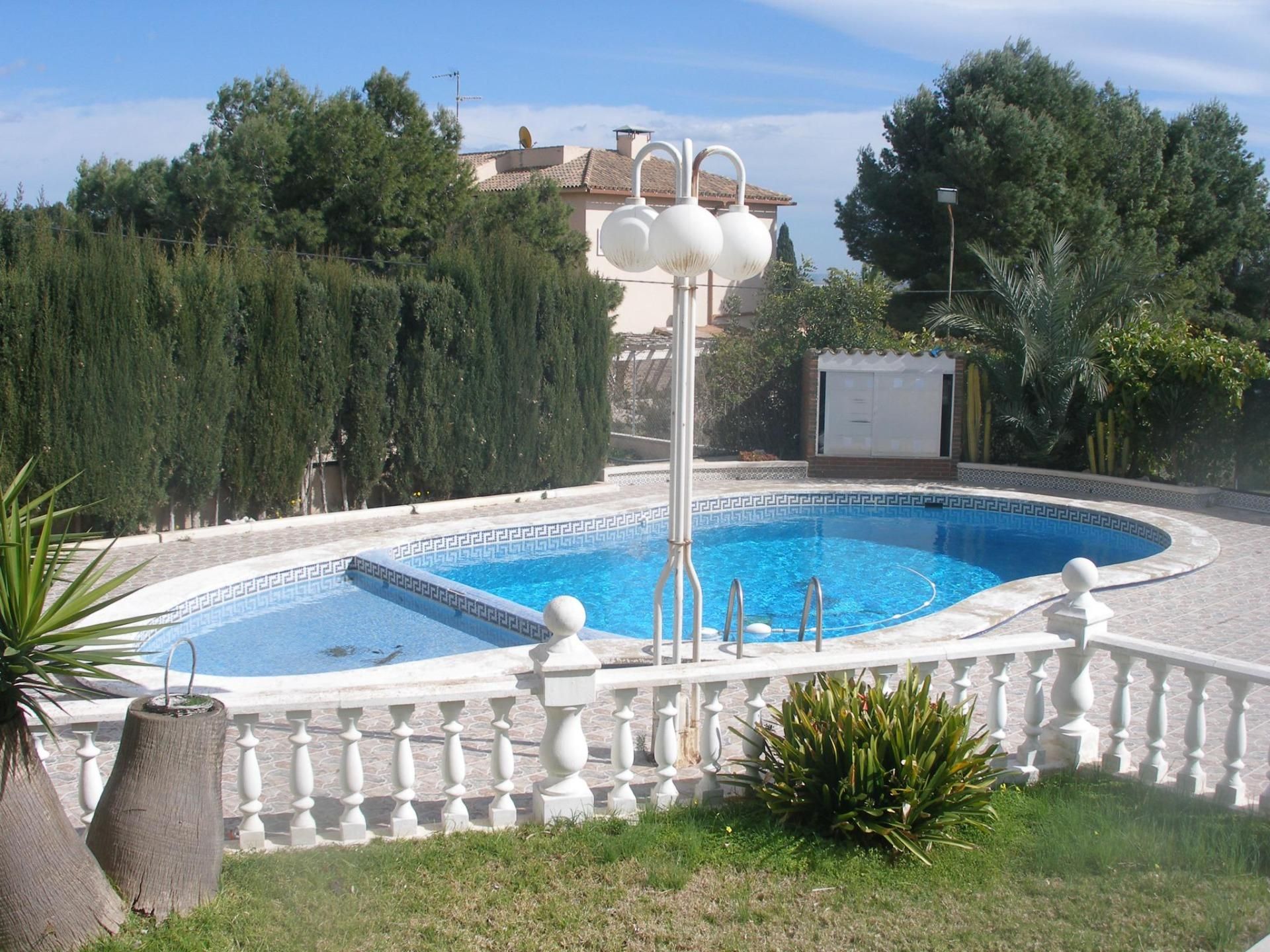 Piscina de Casa o xalet en venda en Elche / Elx amb Jardí privat, Terrassa i Piscina