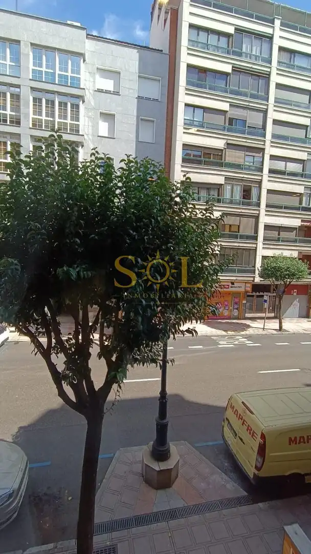 Exterior view of Flat for sale in León Capital   with Heating and Parquet flooring