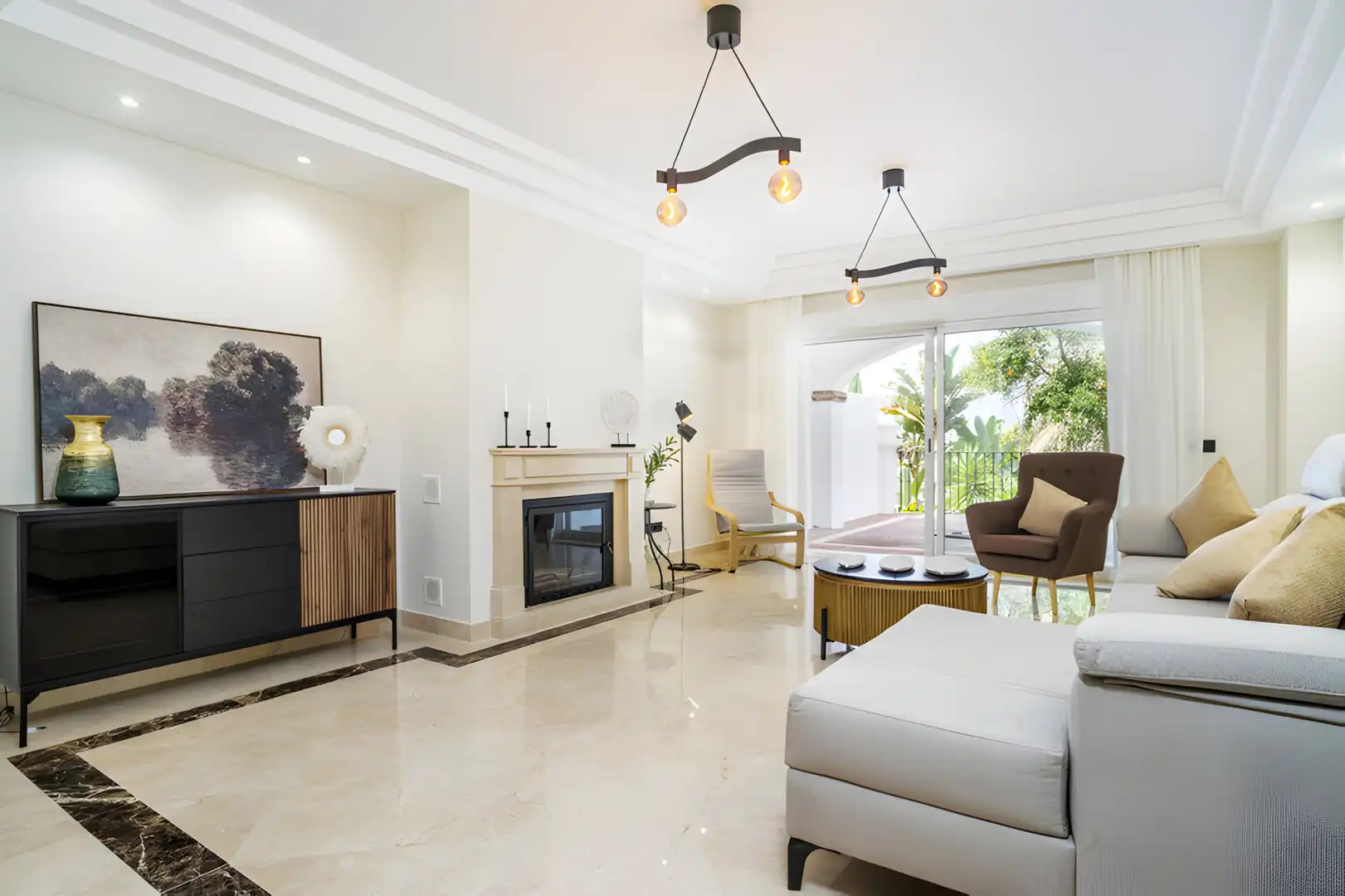 Living room of Apartments for sale in Marbella  with Air Conditioner, Terrace and Swimming Pool