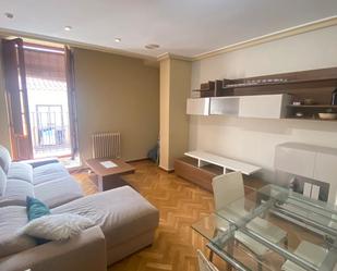 Living room of Flat to rent in Salamanca Capital  with Heating, Parquet flooring and Furnished