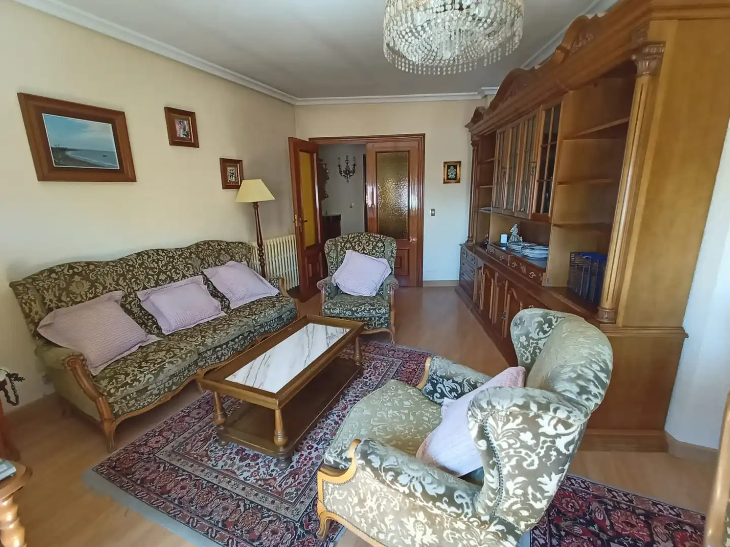 Sala d'estar de Pis en venda en Íscar amb Calefacció, Parquet i Terrassa