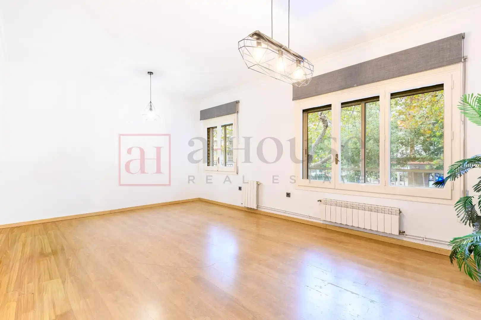 Sala de estar de Piso en venta en Barcelona con Aire acondicionado, Calefacción y Parquet