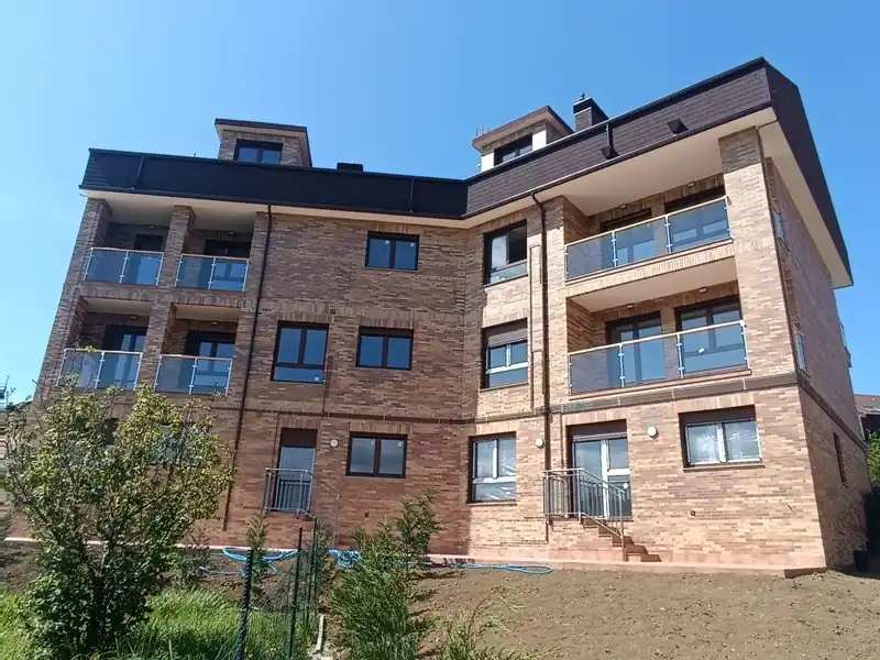 Vista exterior de Pis en venda en Castrillón amb Calefacció, Terrassa i Traster