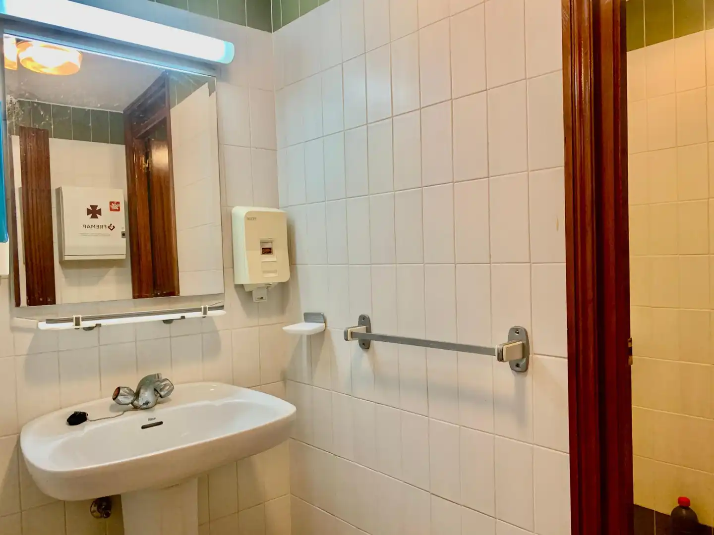 Baño de Local de alquiler en Cantillana