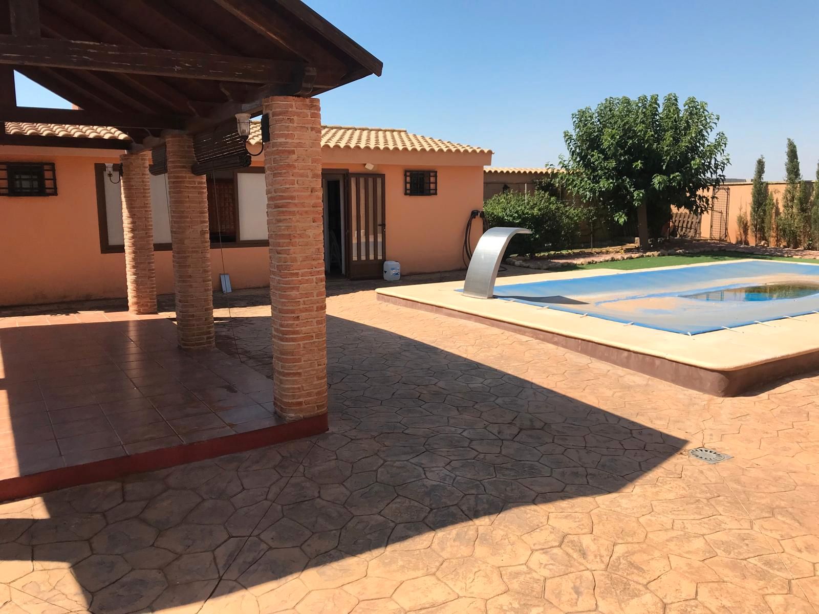 Piscina de Casa o xalet en venda en Chinchilla de Monte-Aragón amb Aire condicionat, Calefacció i Jardí privat