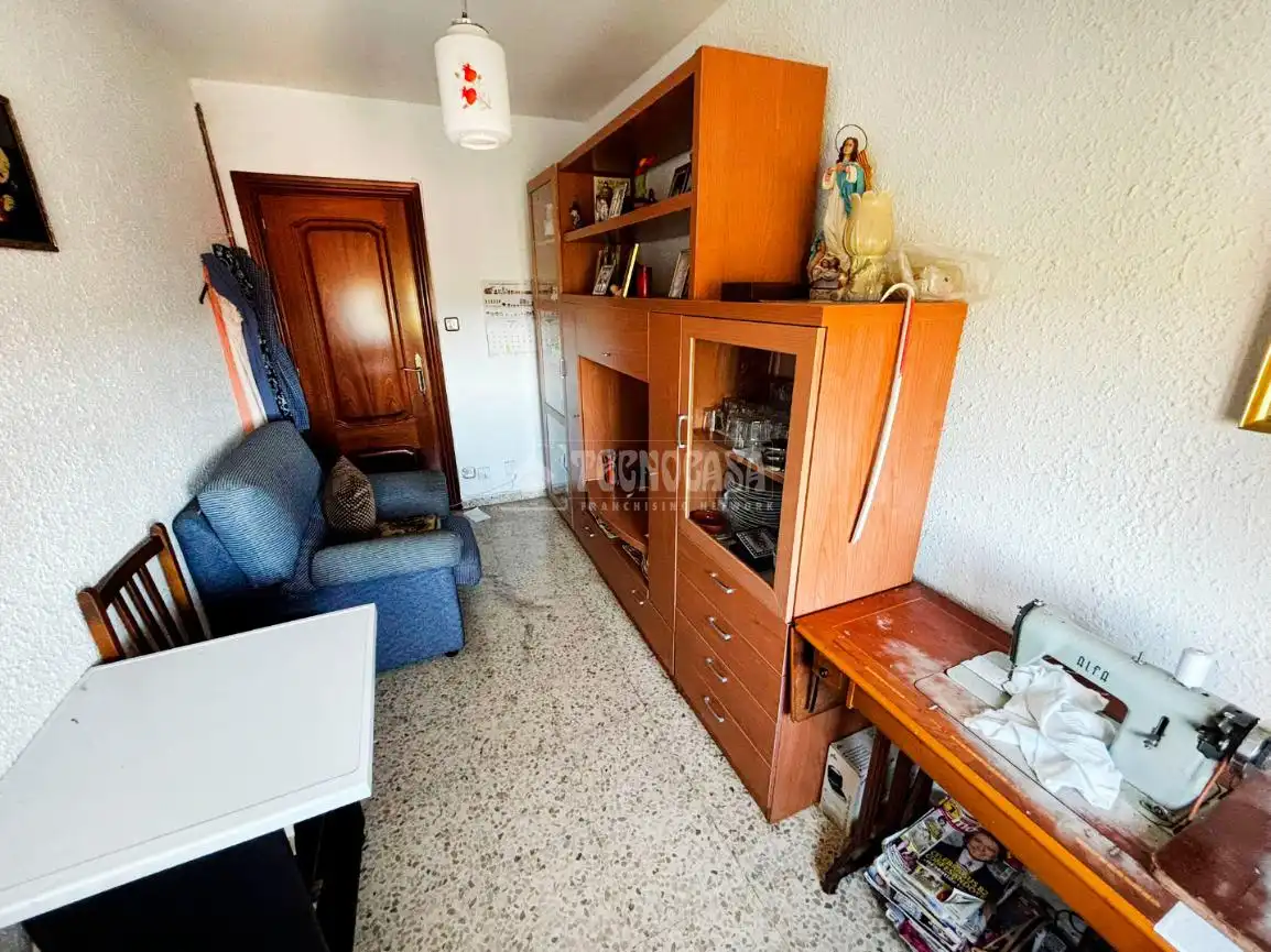 Living room of Flat for sale in Zaragoza  with Heating and Balcony