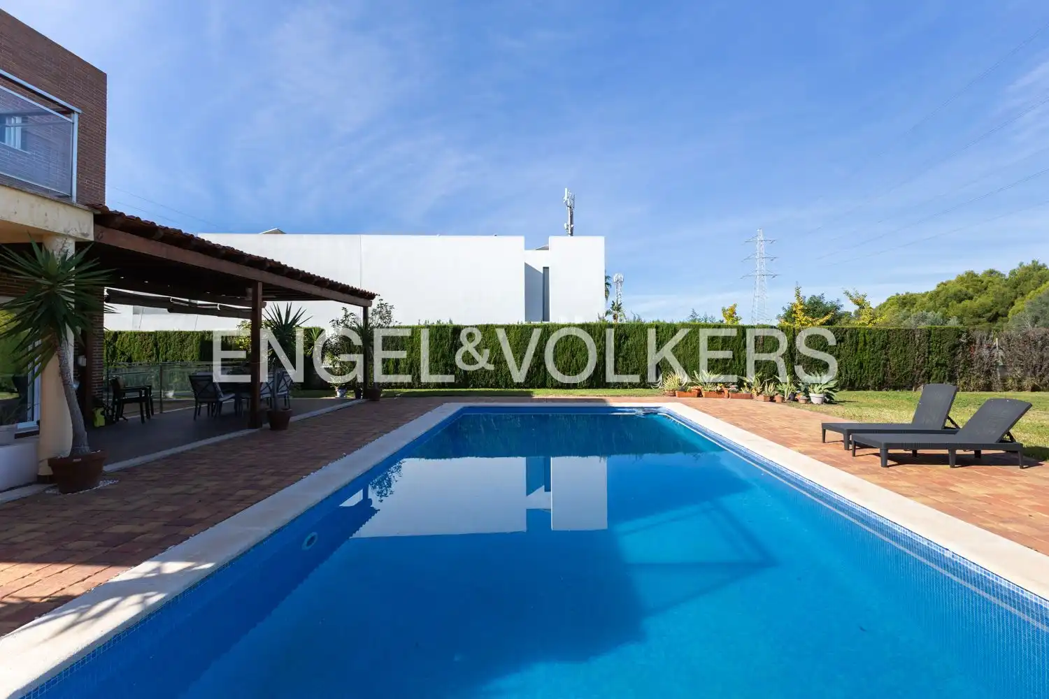 Swimming pool of Houses for sale in Torre en Conill - Cumbres de San Antonio 