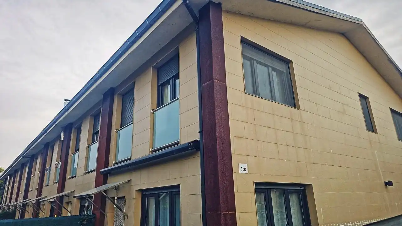 Detached house with garden for sale in Barrio BARDAL (EL)