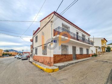 House with balcony for sale in Guazamara - Los Lobos