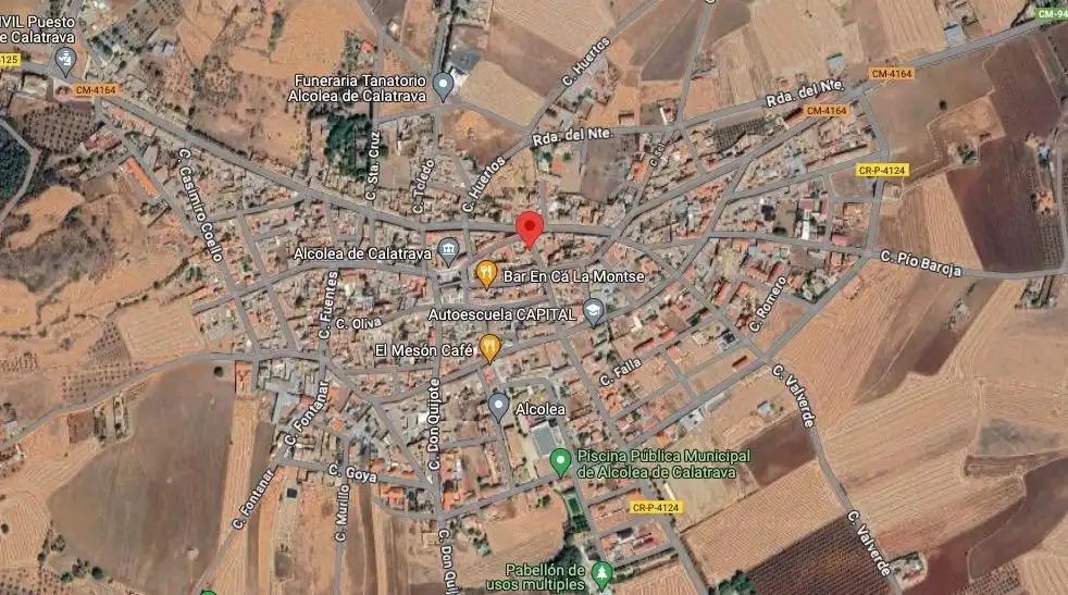 Außenansicht von Einfamilien-Reihenhaus zum Verkauf in Alcolea de Calatrava mit Abstellraum