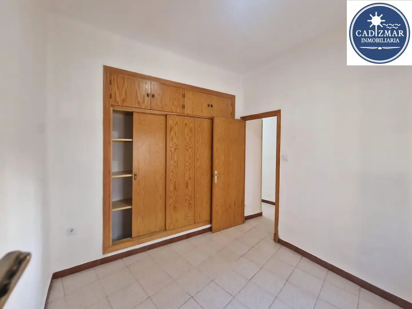 Bedroom of Ground floor for sale in Cádiz  with Storage room, Balcony and Alarm