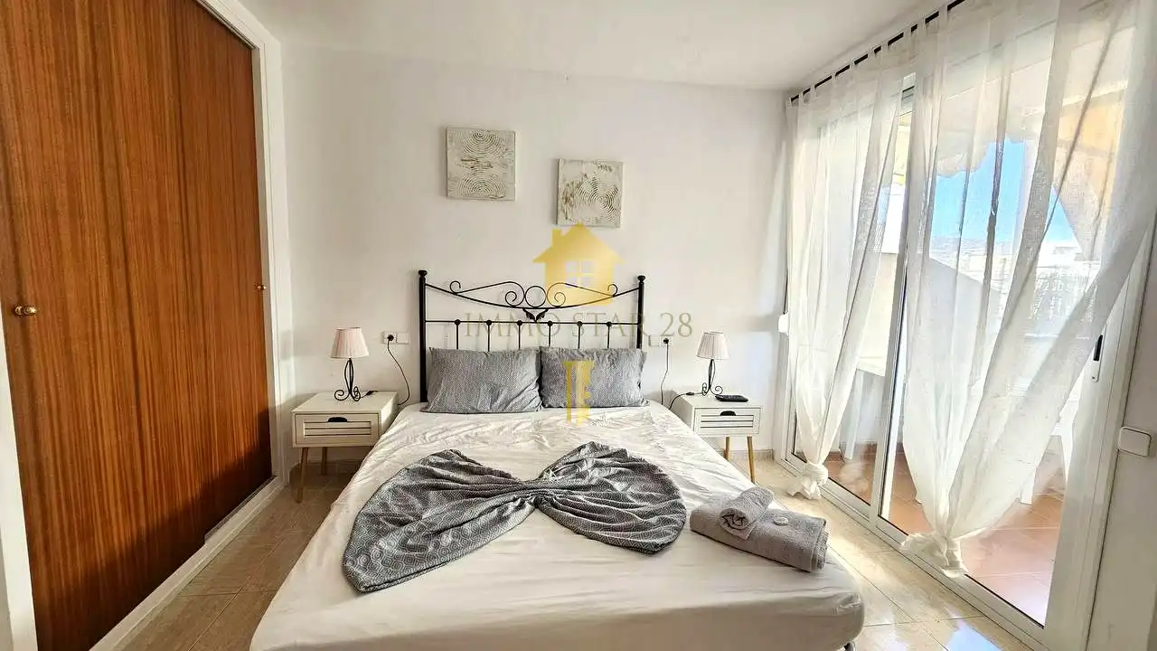 Dormitori de Planta baixa en venda en Roses amb Aire condicionat, Terrassa i Moblat