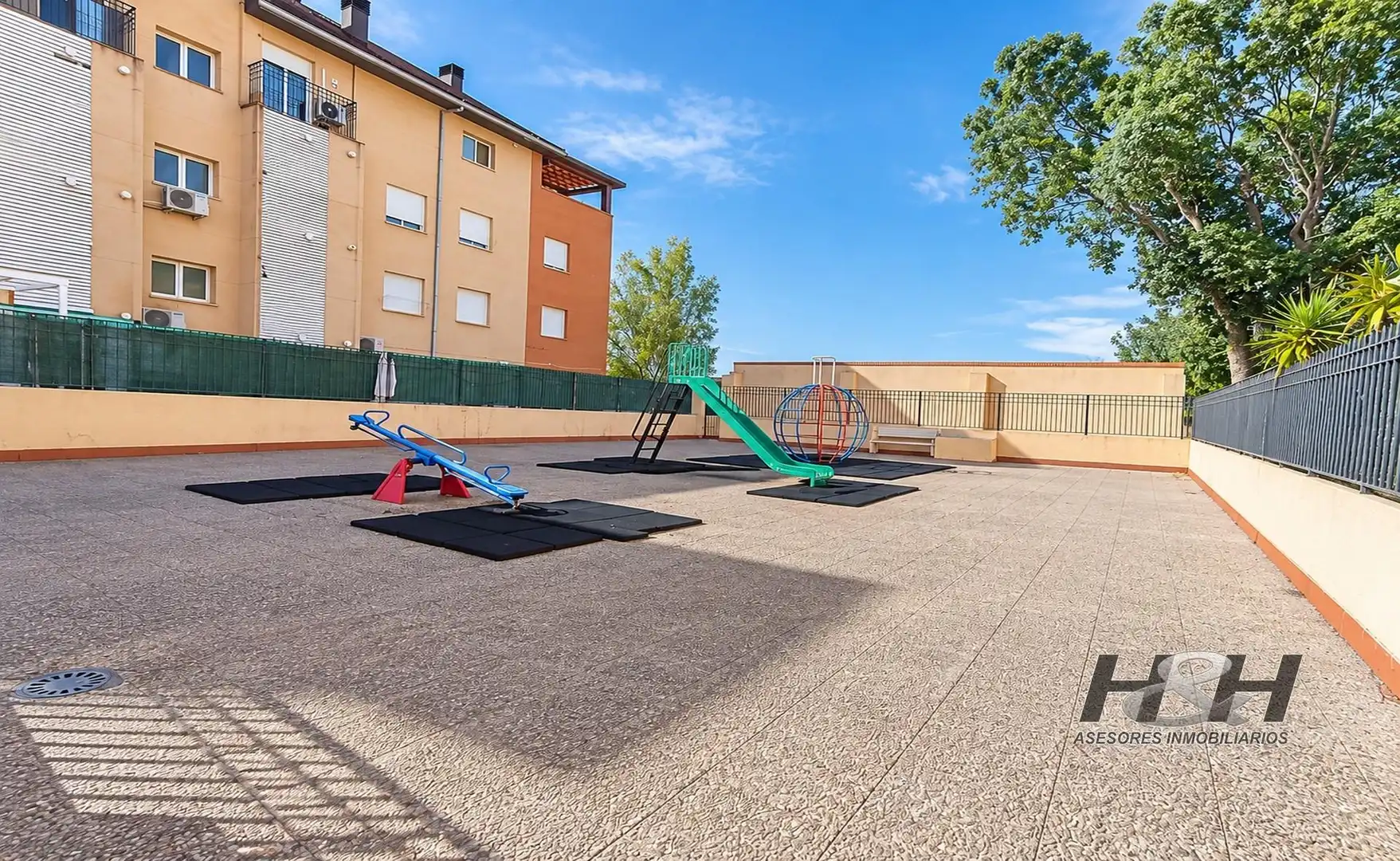 Flat with terrace for sale in Pobles de l'Oest, imagen 25