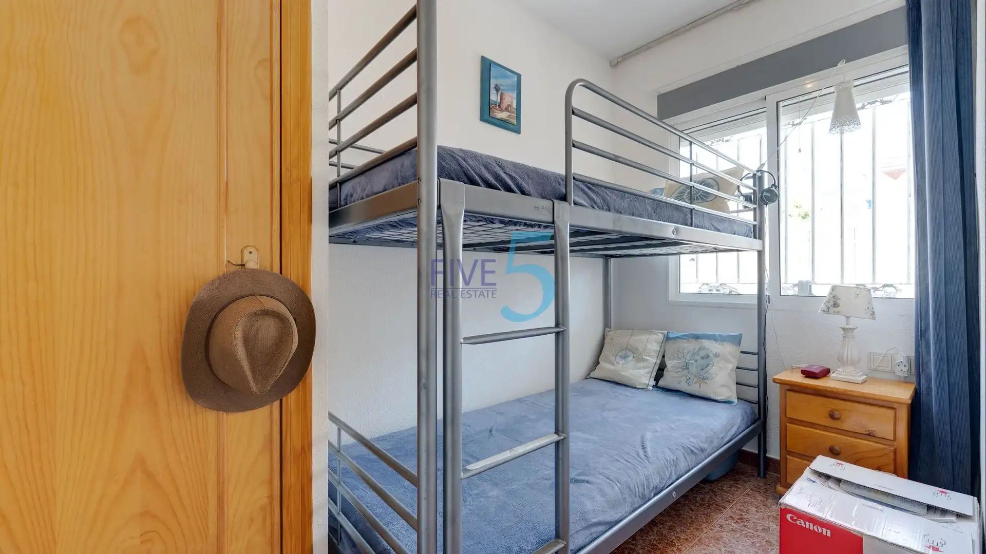 Habitación de Casa adosada en venta en Torrevieja con Aire acondicionado, Terraza y Piscina