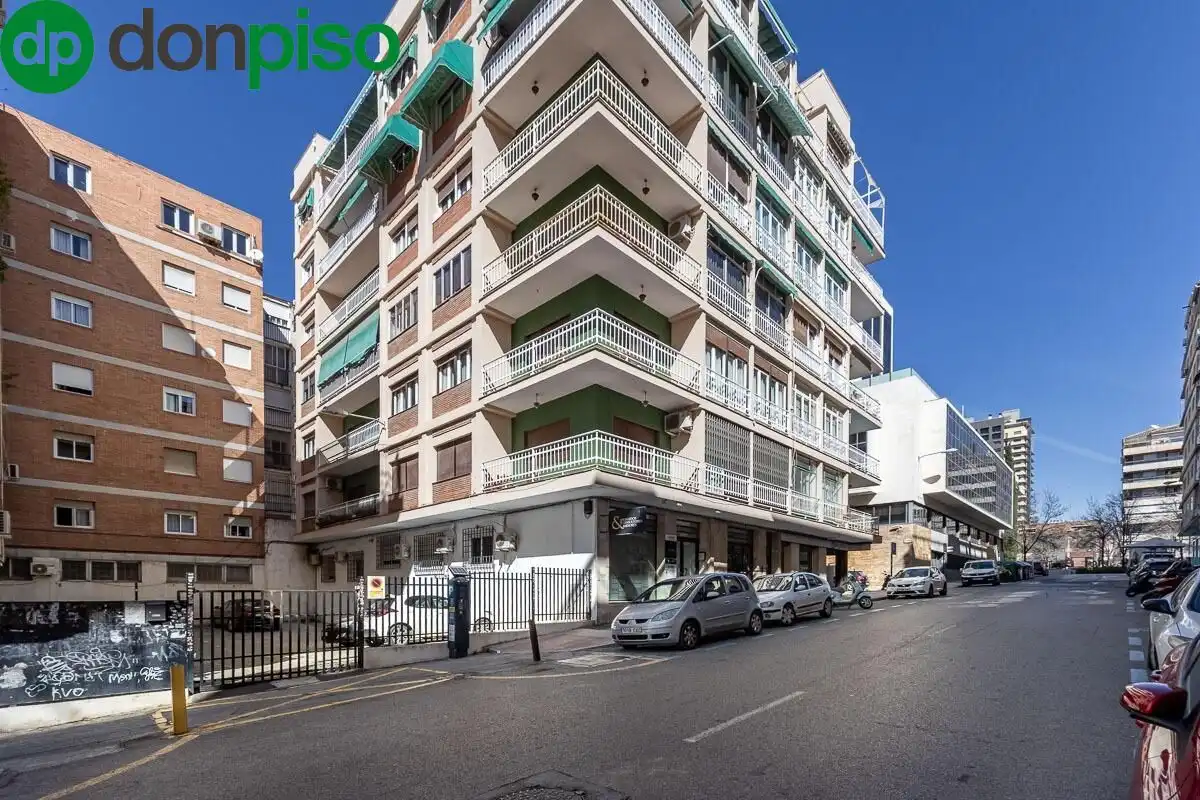 Außenansicht von Wohnung zum Verkauf in Granada