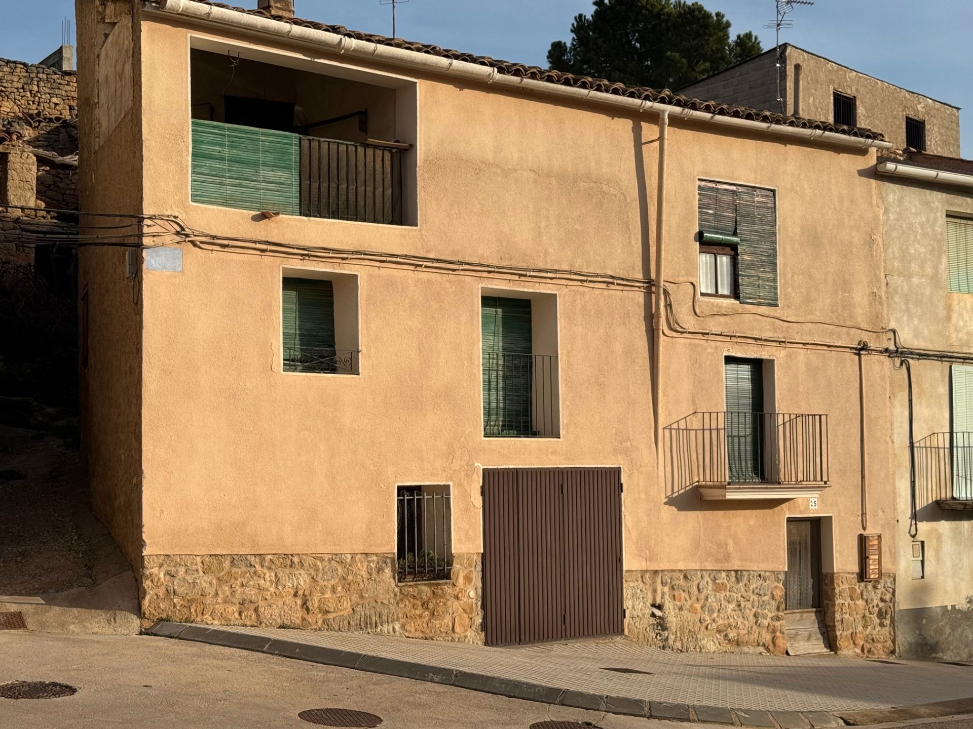 Exterior view of Single-family semi-detached for sale in Valdeltormo  with Terrace, Furnished and Oven