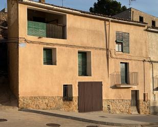 Vista exterior de Casa adosada en venda en Valdeltormo amb Terrassa, Moblat i Forn