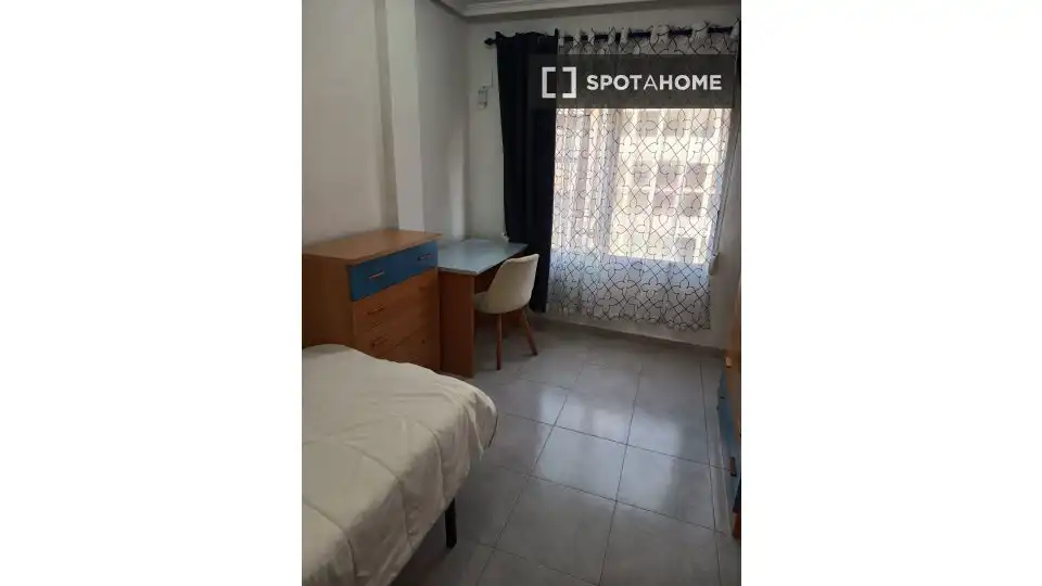 Habitación de Apartamento para compartir en Alicante / Alacant con Aire acondicionado, Terraza y Amueblado
