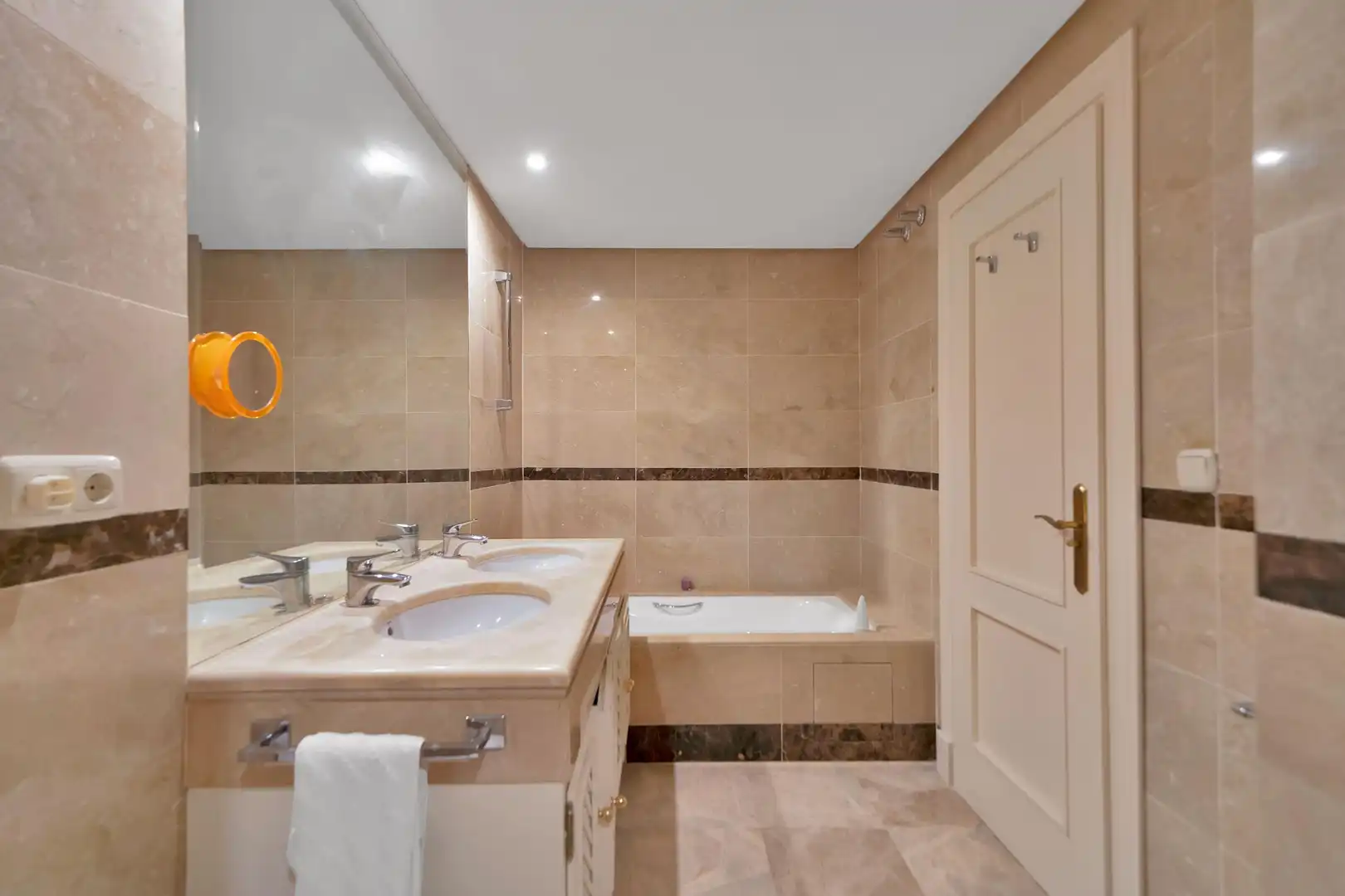 Apartments for sale in 23 CL OSA MAYOR, Los Naranjos