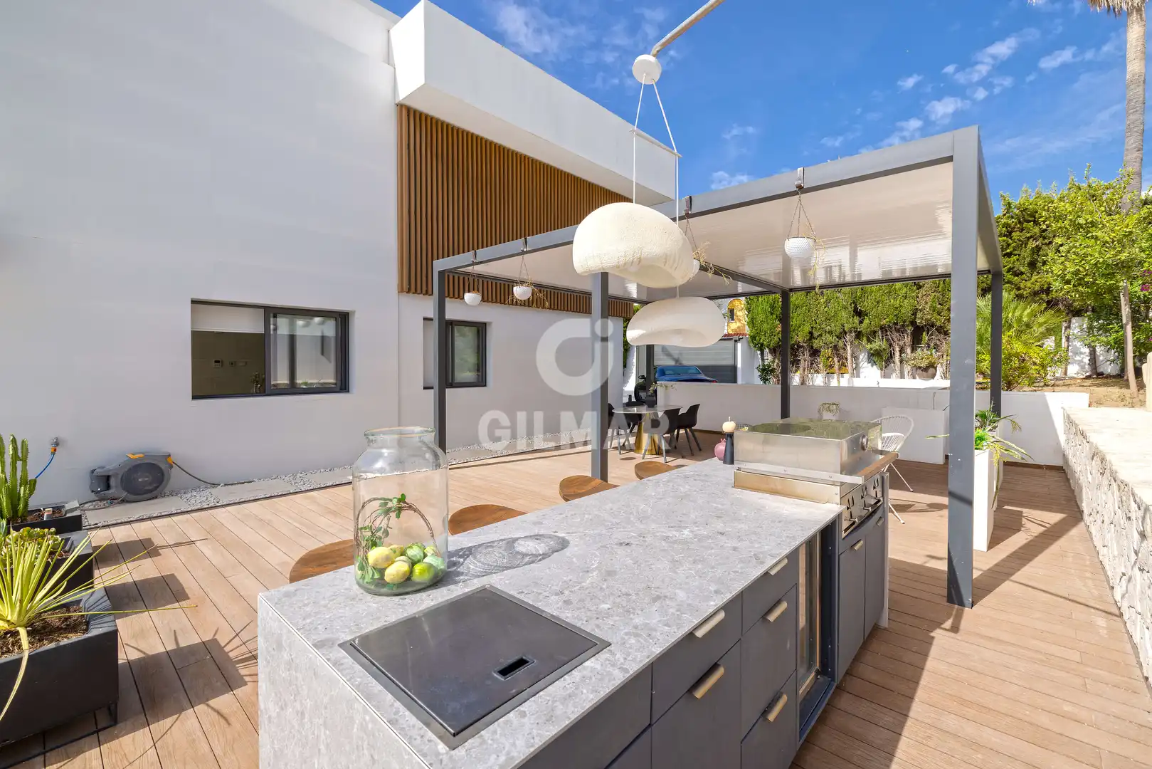 Terrassa de Casa o xalet en venda en Marbella amb Calefacció, Jardí privat i Piscina