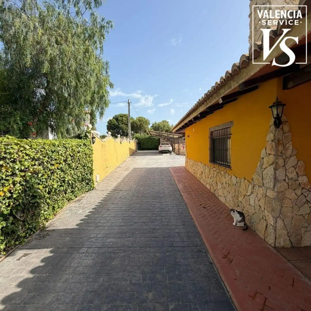 Vista exterior de Casa o chalet en venta en Náquera