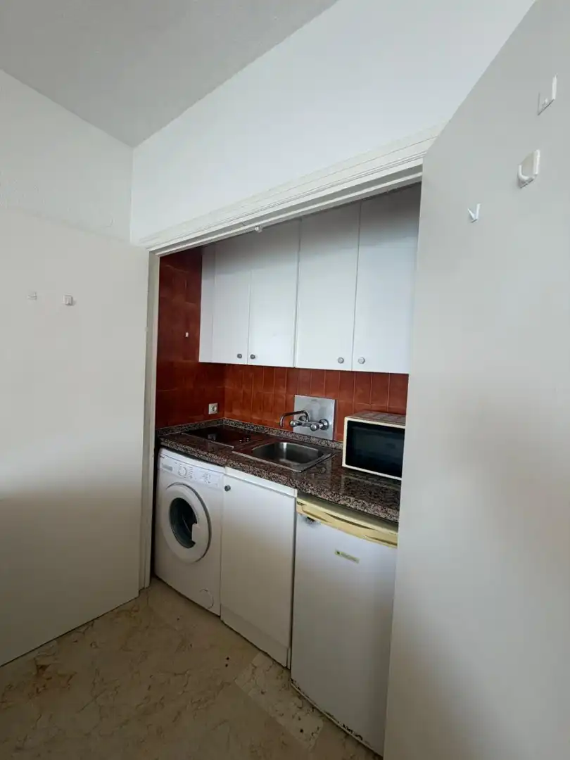 Küche von Wohnung zum Verkauf in Torremolinos mit Klimaanlage, Terrasse und Gemeinschaftspool