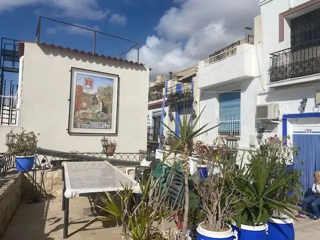 Vista exterior de Casa adosada en venda en Alicante / Alacant amb Aire condicionat, Calefacció i Terrassa