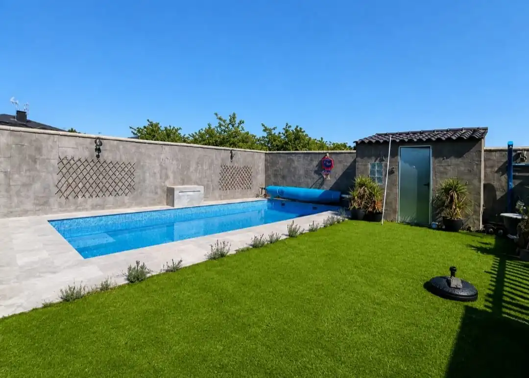Piscina de Casa adosada en venda en Illescas amb Aire condicionat, Calefacció i Jardí privat