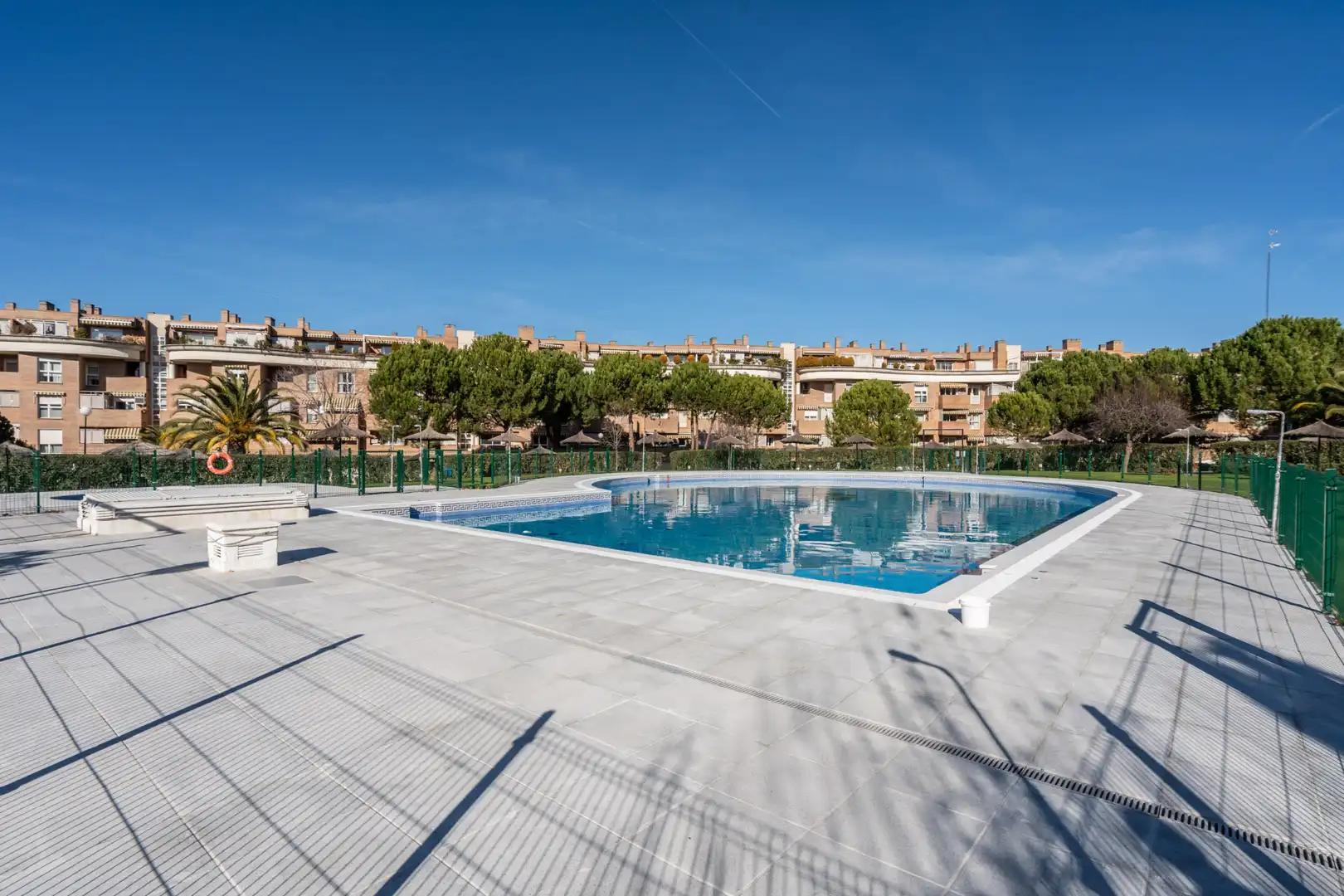 Piscina de Piso en venta en Las Rozas de Madrid con Calefacción, Terraza y Trastero