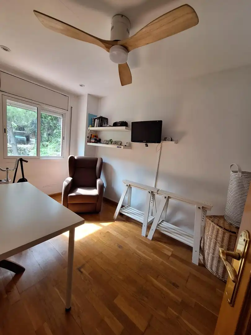 Sala d'estar de Casa o xalet en venda en Castellar del Vallès amb Calefacció, Terrassa i Piscina