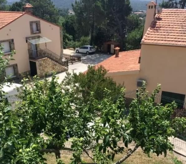 Vista exterior de Finca rústica en venda en Sotillo de la Adrada amb Calefacció, Jardí privat i Piscina