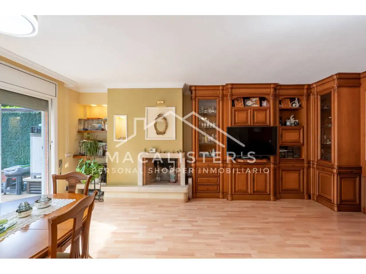 Sala d'estar de Casa adosada en venda en Vilassar de Mar amb Aire condicionat, Calefacció i Parquet