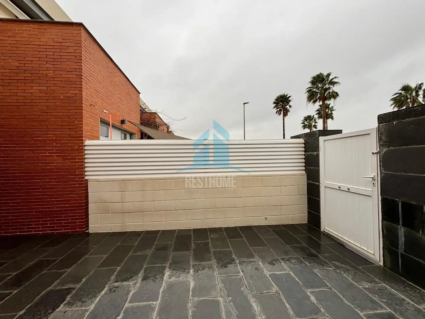 Vista exterior de Casa adosada en venda en Daimús amb Aire condicionat, Calefacció i Jardí privat
