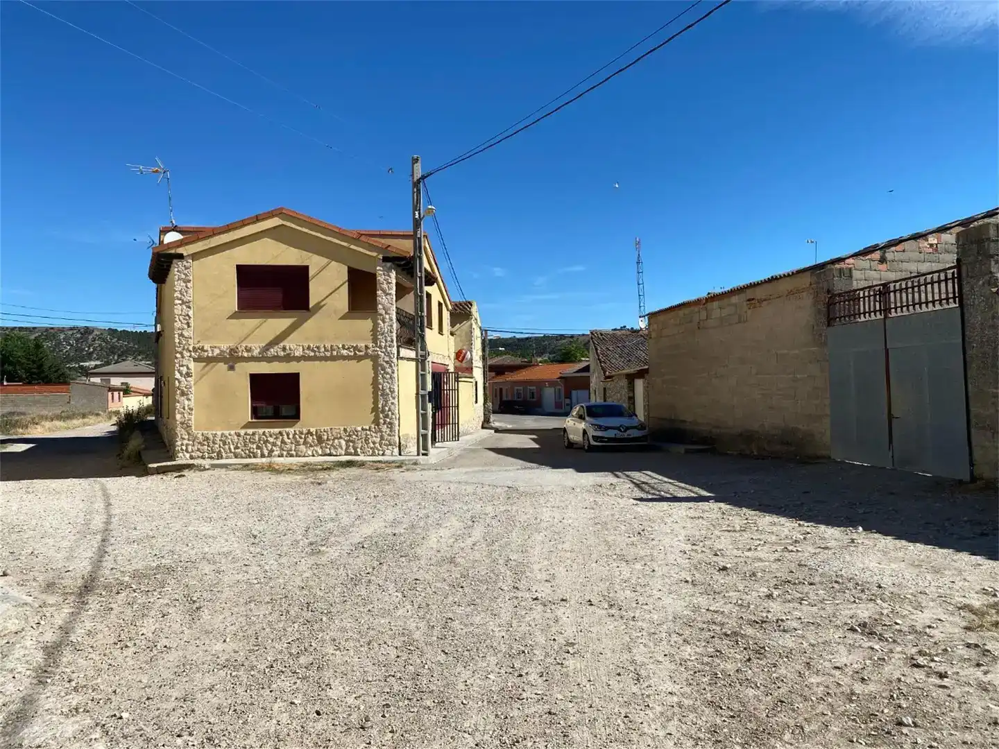 Exterior view of Industrial buildings for sale in Olmos de Esgueva