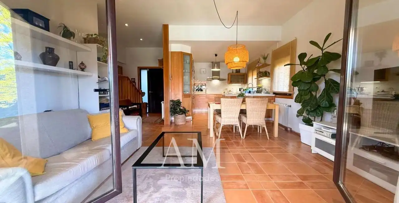 Sala de estar de Casa o chalet en venta en Vigo  con Calefacción, Jardín privado y Terraza
