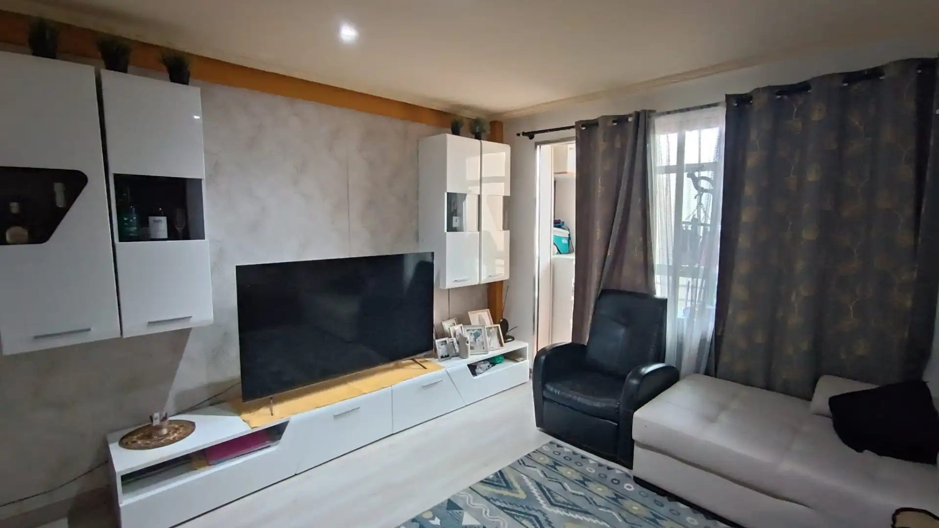 Sala d'estar de Pis en venda en Móstoles amb Parquet i Terrassa