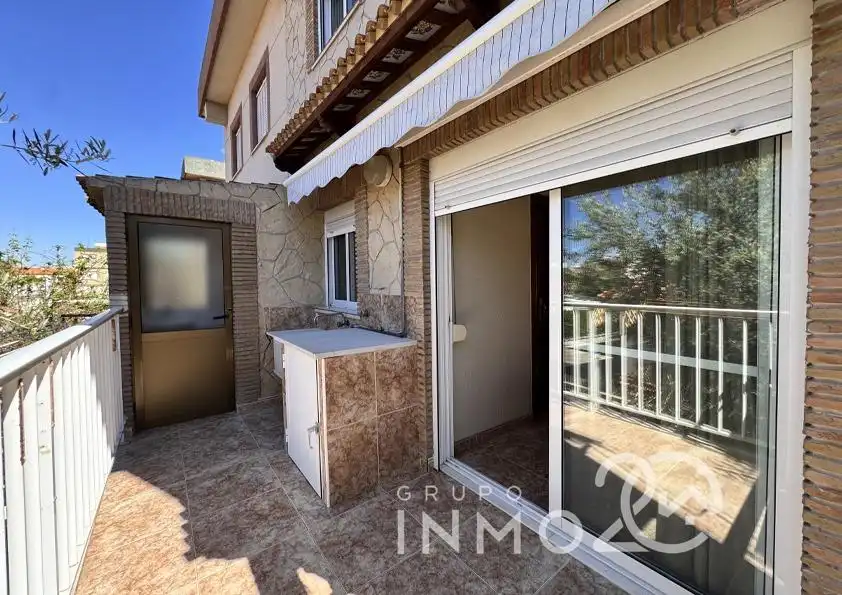 Vista exterior de Casa adosada en venta en Sueca con Aire acondicionado, Calefacción y Jardín privado