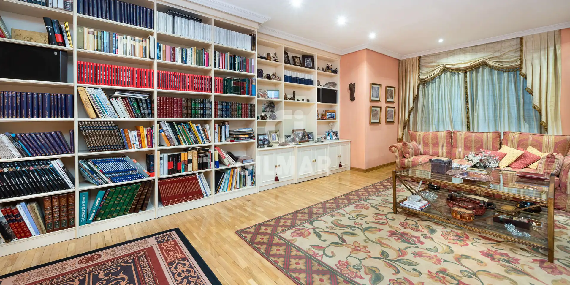 Living room of Detached homes for sale in Madrid  with Heating, Private garden and Swimming Pool