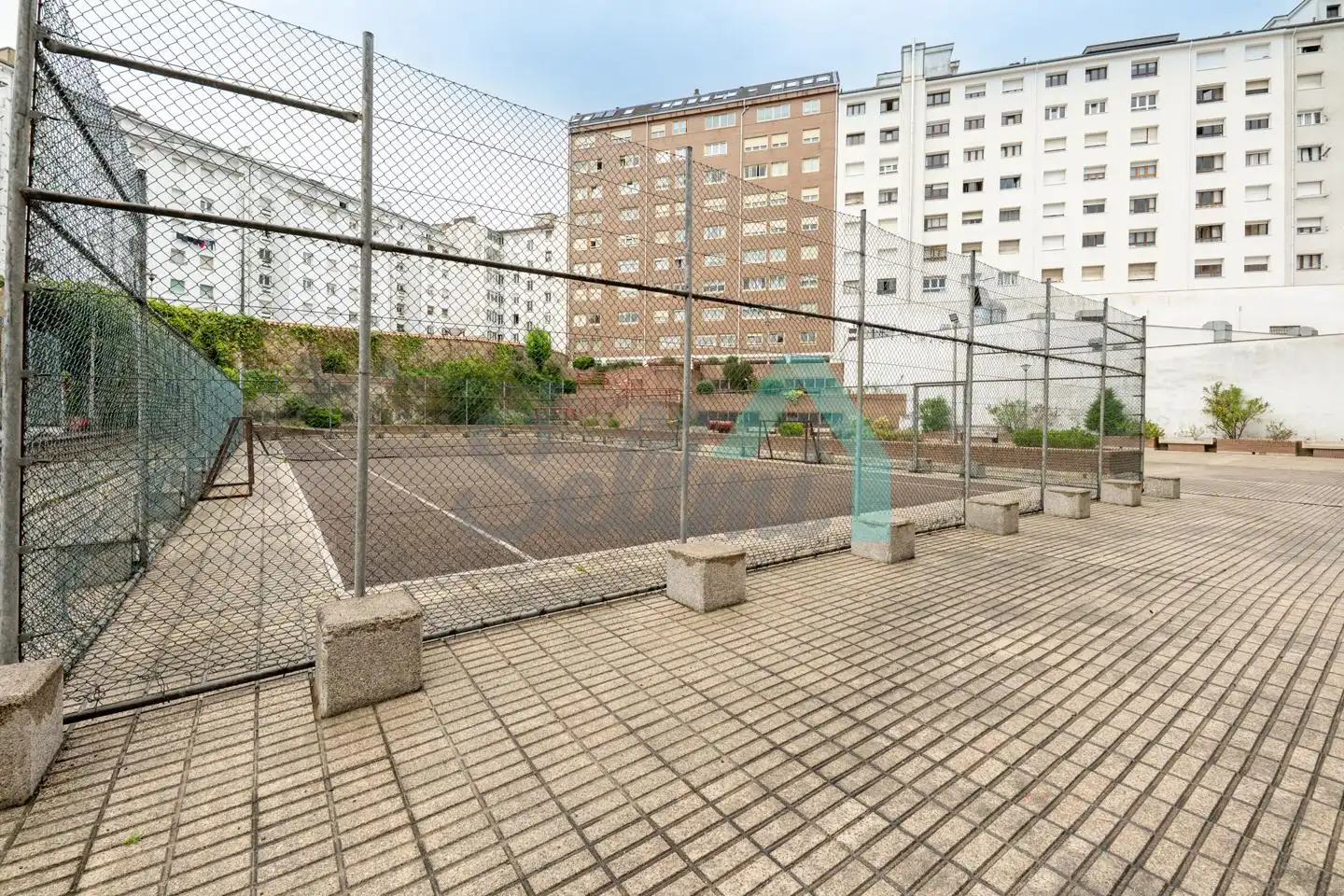 Parking de Piso en venta en Oviedo  con Calefacción