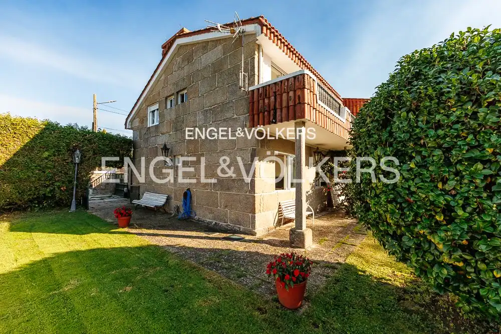 Exterior view of Houses for sale in Vigo   with Heating, Private garden and Terrace