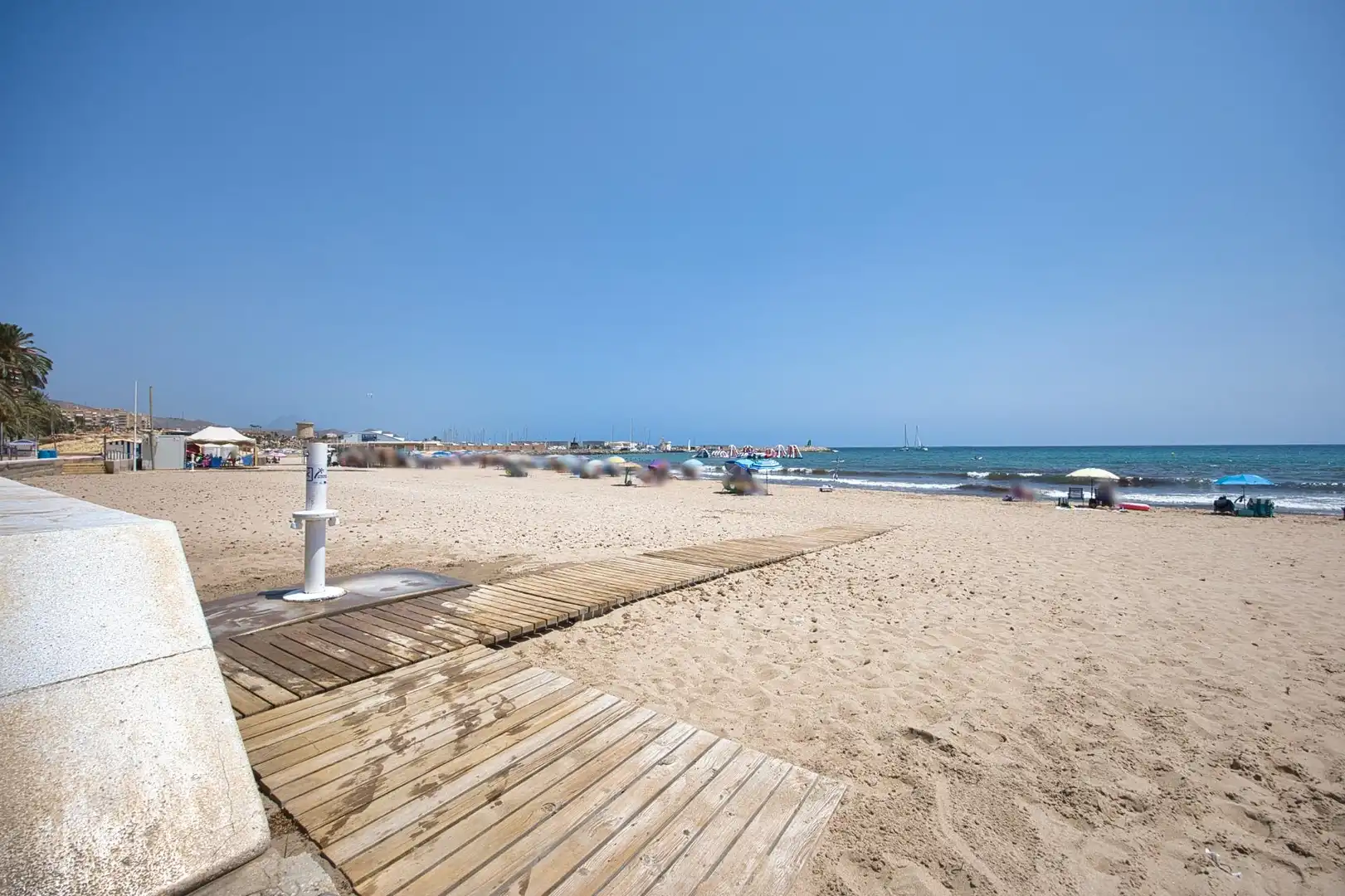 Außenansicht von Wohnungen zur Miete in El Campello mit Klimaanlage, Terrasse und Möbliert