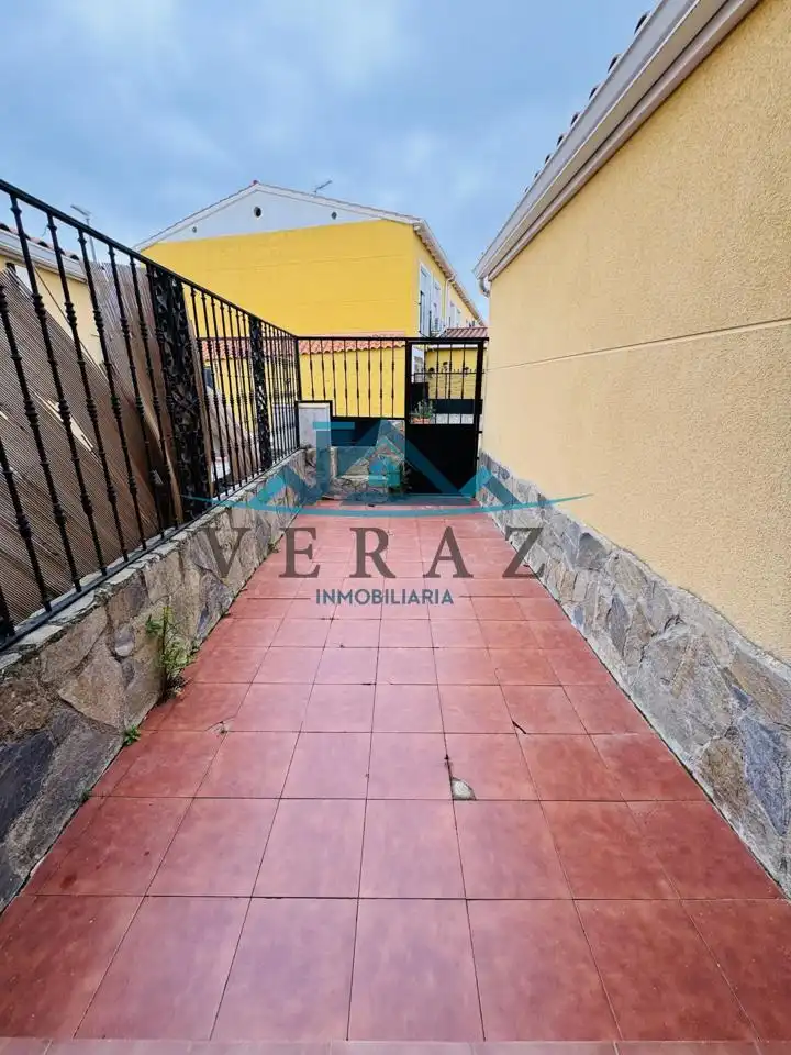 Vista exterior de Casa o chalet en venta en Oropesa con Calefacción y Jardín privado