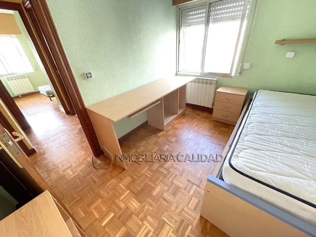 Bedroom of Flat for rent in Burgos  with Heating and Furnished