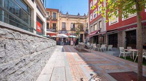Con ubicación Privilegiada junto al mercado chico
