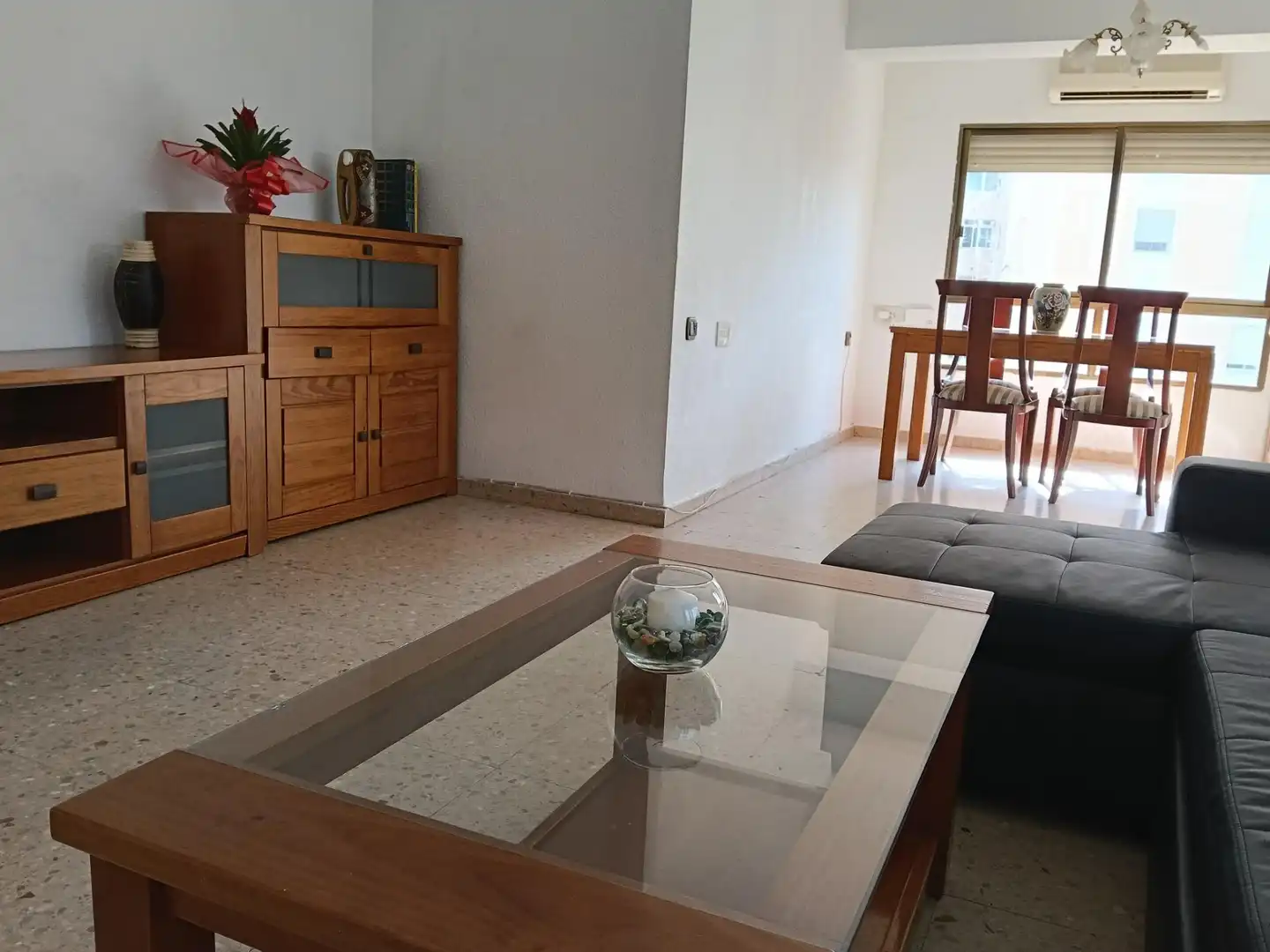 Sala d'estar de Pis en venda en Alicante / Alacant amb Aire condicionat, Terrassa i Moblat