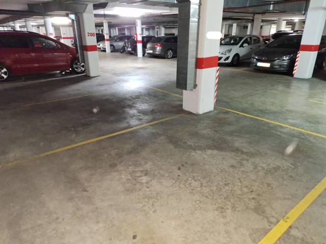 Garaje en Venta en Calle AZNAR, ADOLFO (CINEASTA) en Parque de los Cineastas